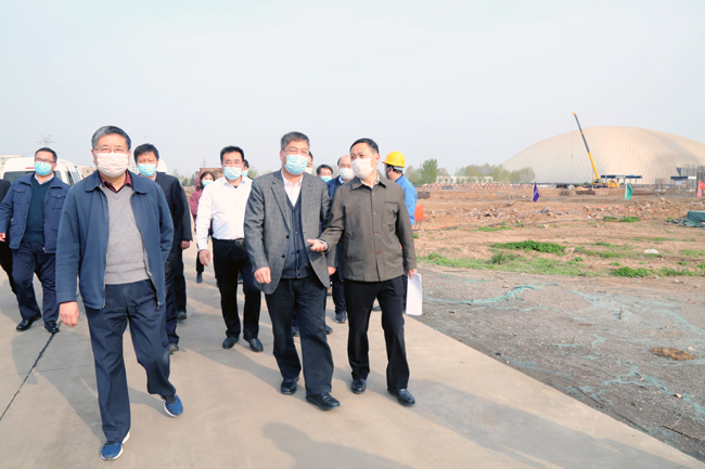 河南省發(fā)改委副主任、能源局局長(zhǎng)高義到萬基控股集團(tuán)調(diào)研2×66萬千瓦機(jī)組項(xiàng)目建設(shè)情況