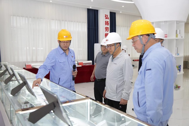 新安縣縣委常委、副縣長吳良到萬基控股集團(tuán)調(diào)研
