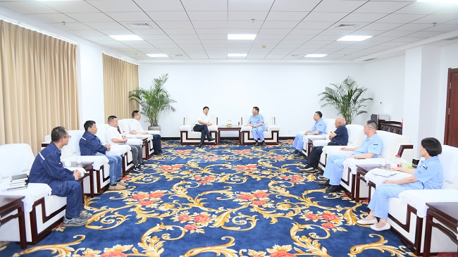 中電建河南工程有限公司黨委書記、董事長劉長龍一行到萬基控股集團(tuán)交流訪談