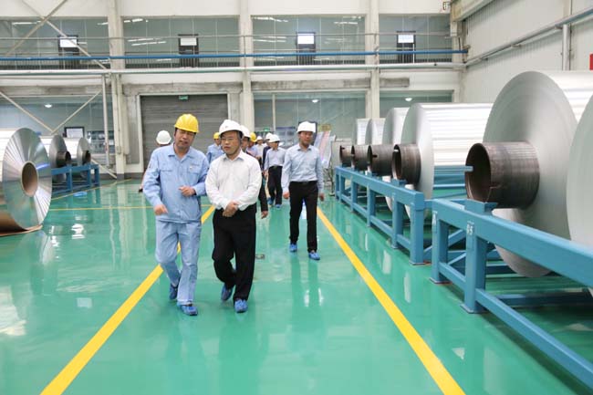 洛陽市委常委、常務副市長吳孟鐸到萬基控股集團調研